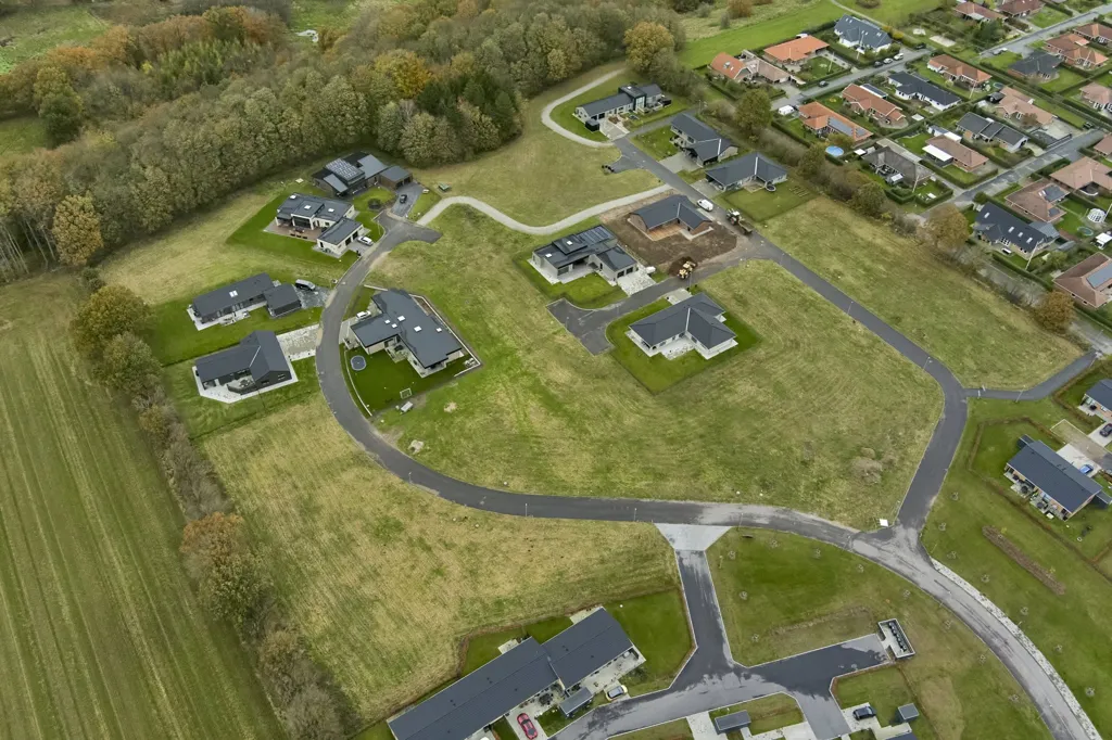 Õhuvaade - Year-Round Plot with 5G Coverage in Almind