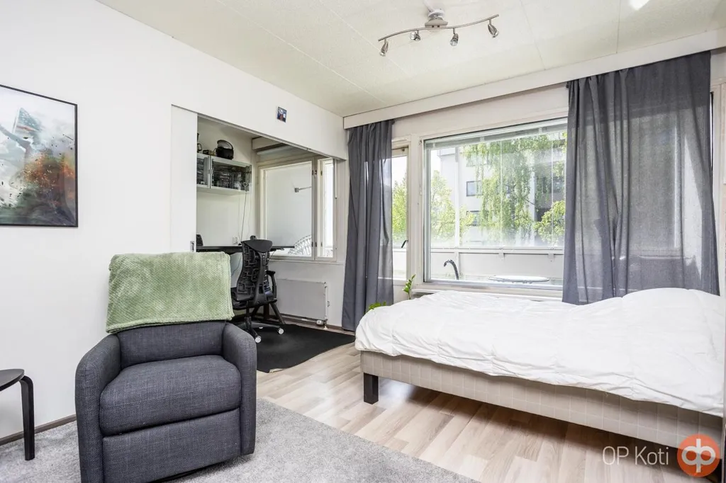 Magamistoad - Bright Studio with Balcony in City Centre