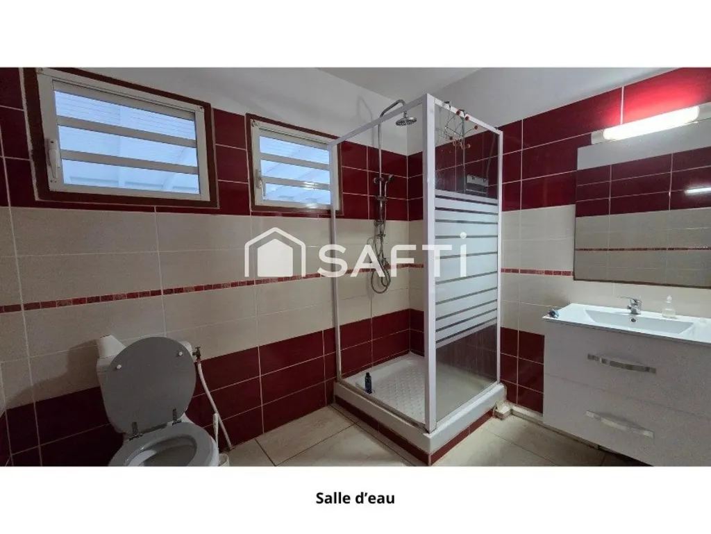 Salles de bain - Maison Individuelle avec Jardin à Port-Louis