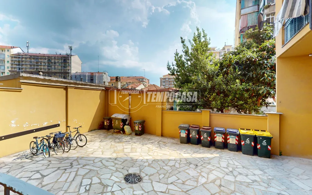 Terrasse - Rear-Facing Flat with Balcony in Turin