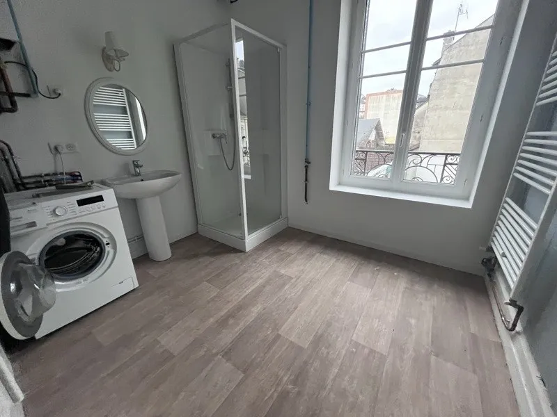 Utility Room - Apartment with Balcony in Tulle