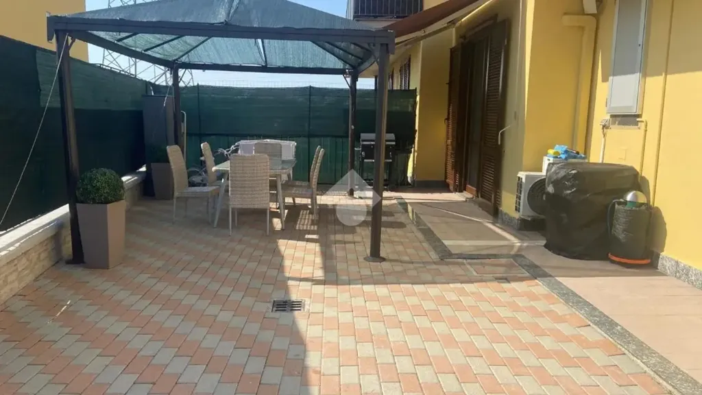 Terrace - Bright 2-Bedroom Apartment with Balcony in Corbetta