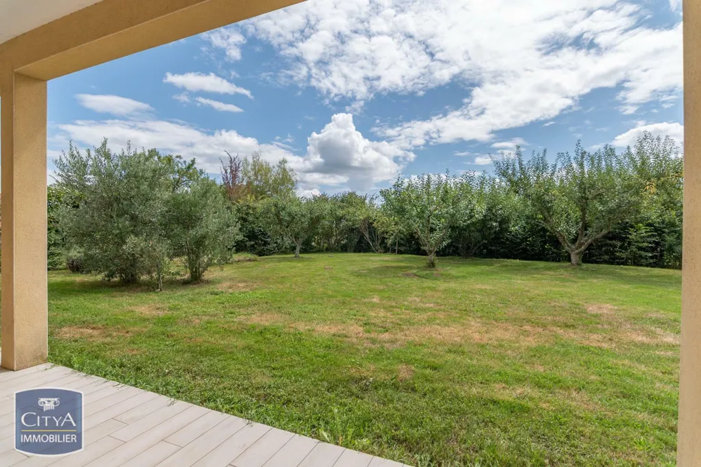 Jardin - Villa Indépendante avec Terrasses à Cuisery