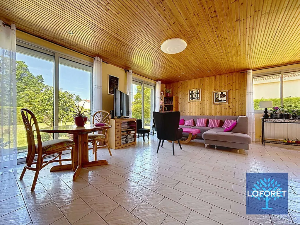 Soggiorno - House with Pool and Workshop near Nesmy