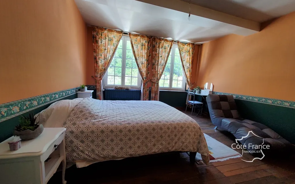 Bedrooms - 4-Bedroom House with Garden in Monthermé