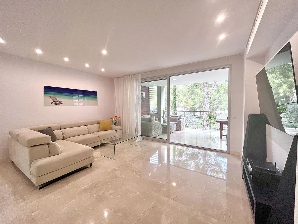 Elutuba - Contemporary Apartment with Sea View in Portals Nous-Bendinat