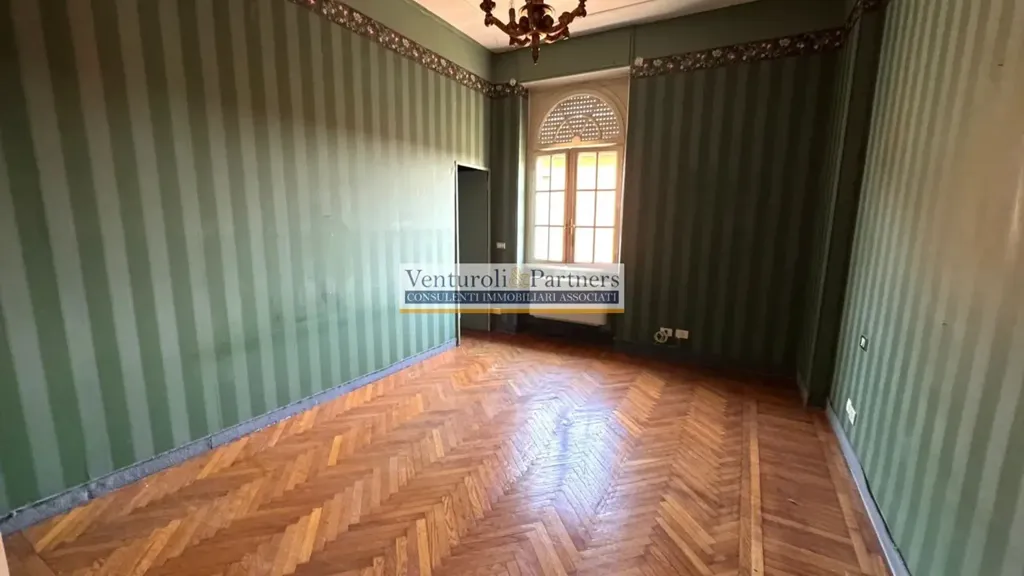 Pièces - Elegant Villa with Terraces in Brescia