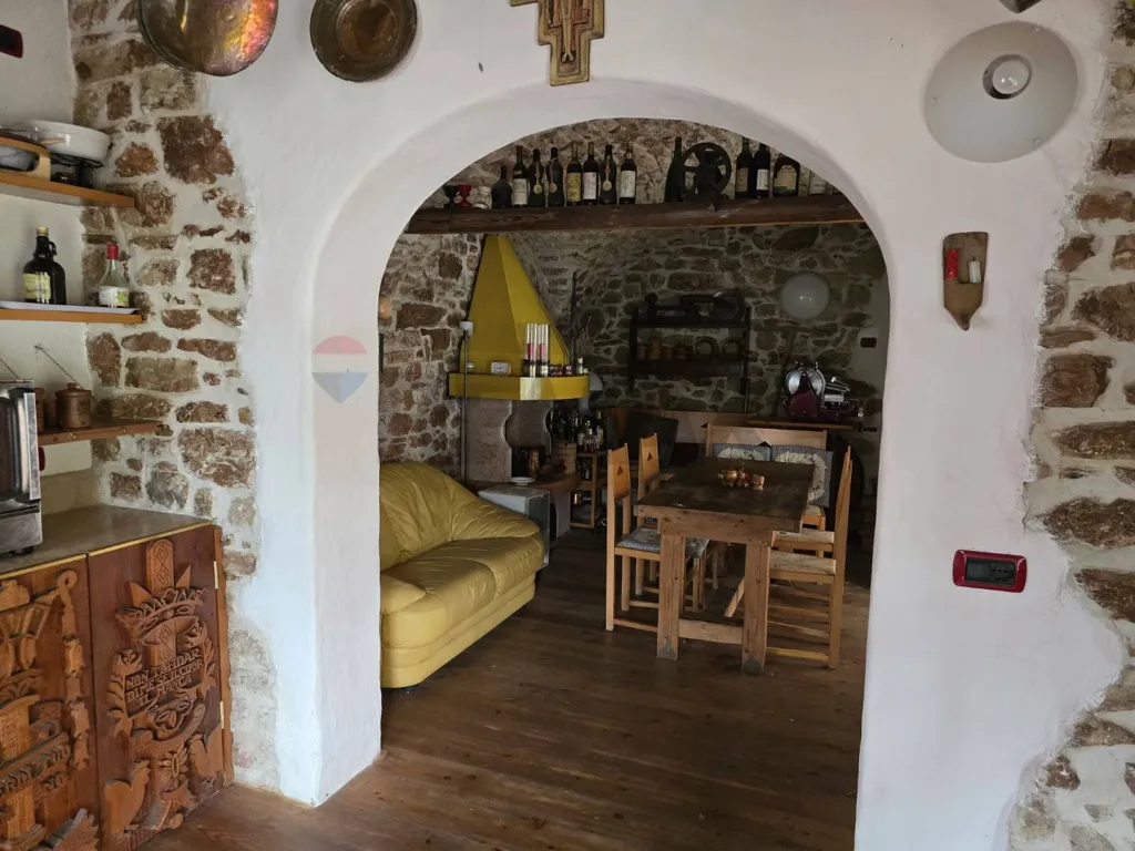 Rooms - Rustic Cottage with Terrace in Lamon