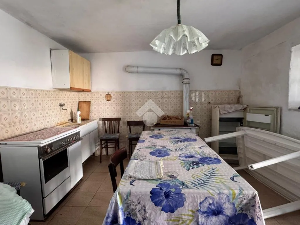 Cucina - Rustic Property with 25,700m² Land in Verzuolo