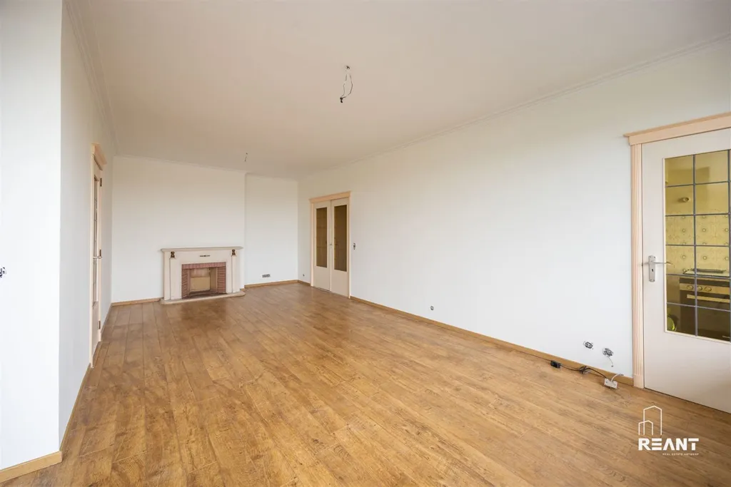 Appartement avec Terrasse sur la 12ème Étage à Centre-Ville