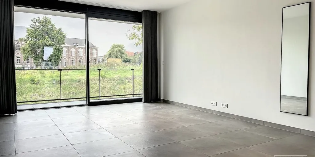 Toad - Modern Apartment with Terrace in Diepenbeek