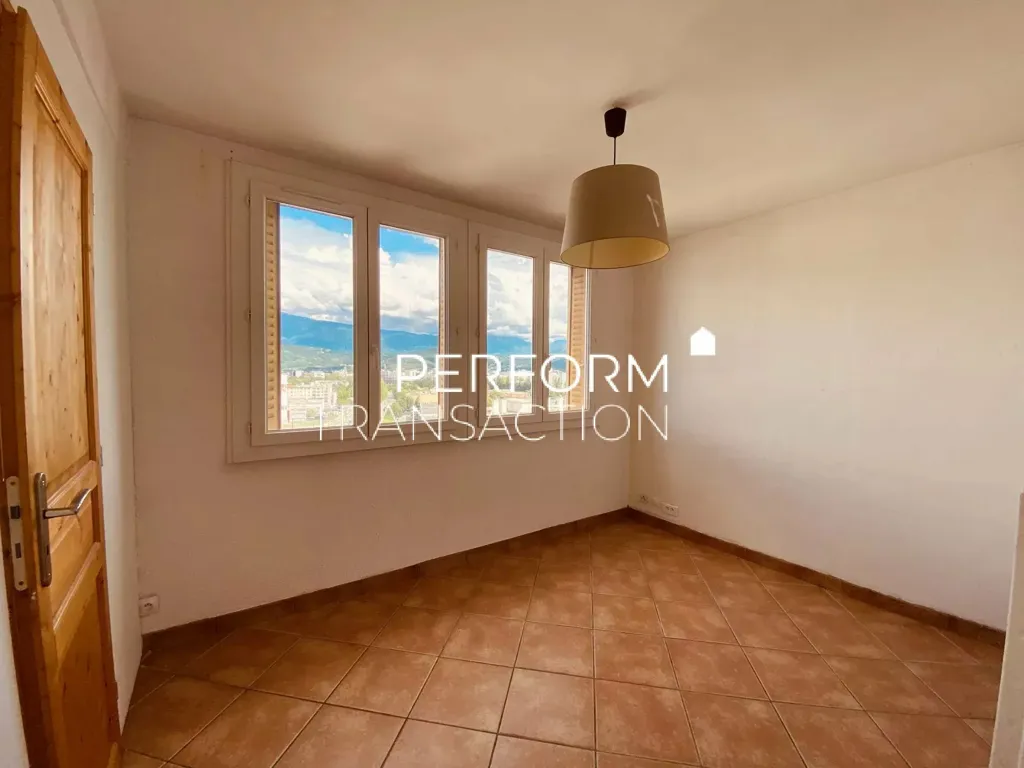 Pièces - Appartement avec vue montagnes au 11ᵉ étage à Grenoble