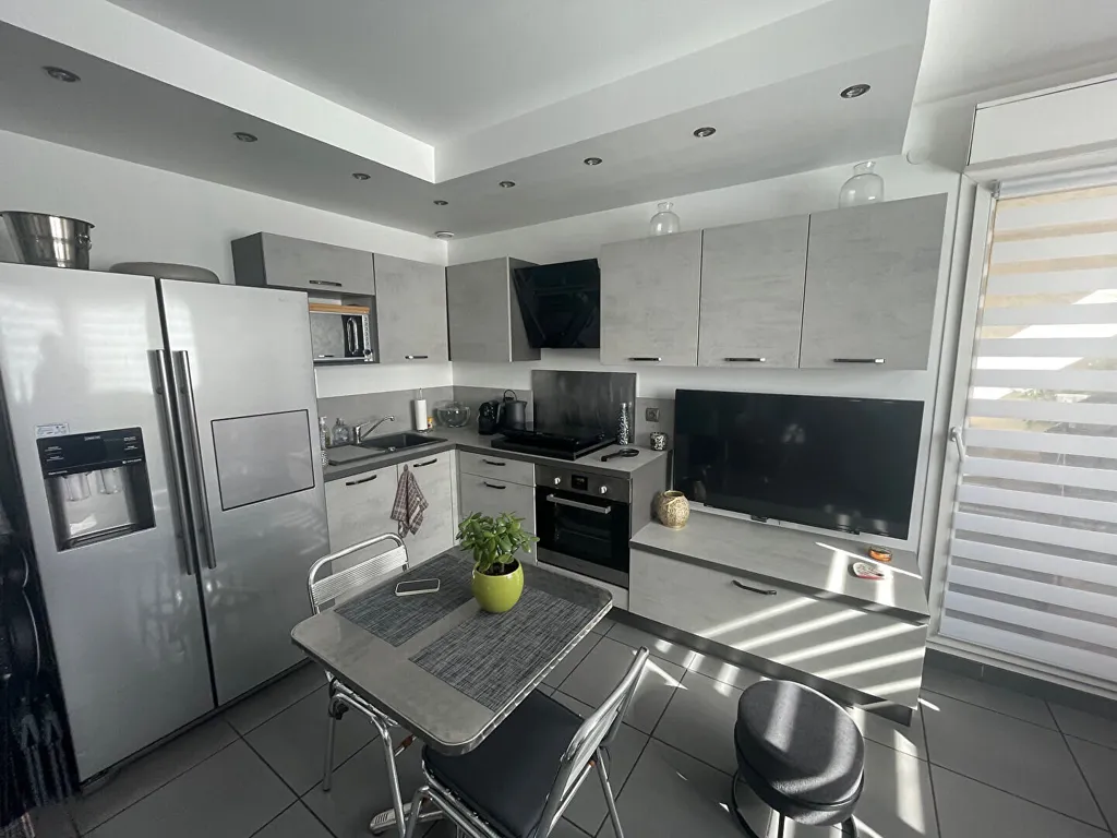 Cucina - T2 Apartment with Balcony in Janneyrias