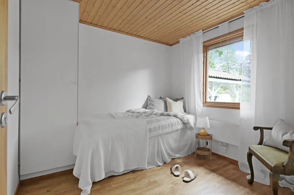 Magamistoad - Renovated Villa with Garden in Raksta