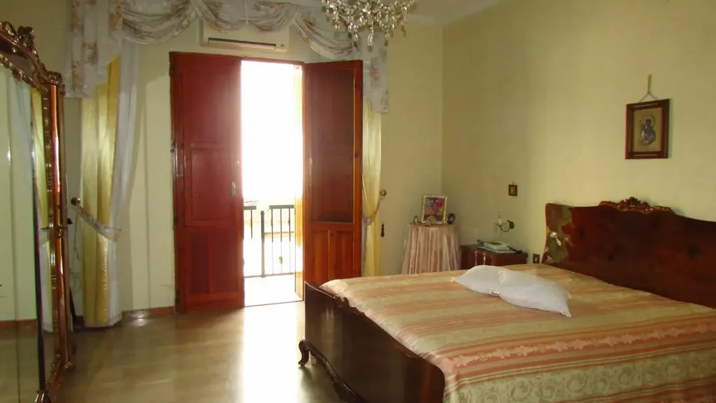 Chambres - Appartement 7 pièces à IT
