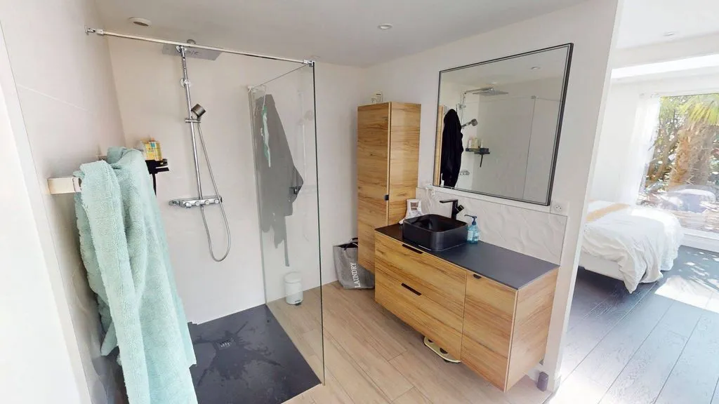 Bagni - Elegant House with Pool in Saint-Denis-En-Val