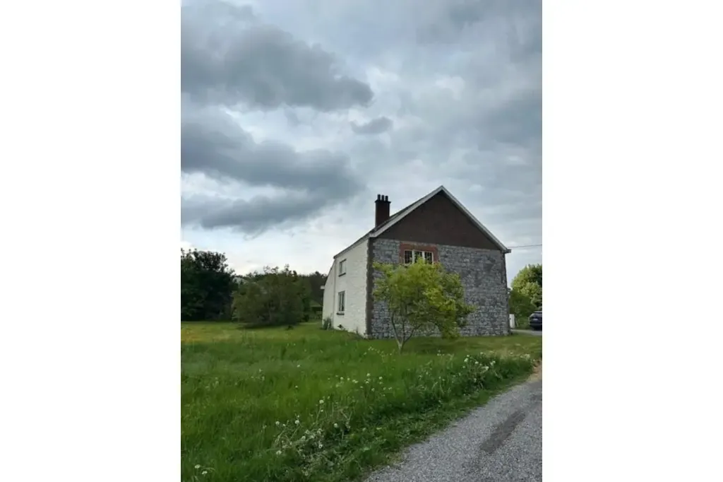 Extérieur - Maison 4 Façades à Rénover avec Jardin à Malonne