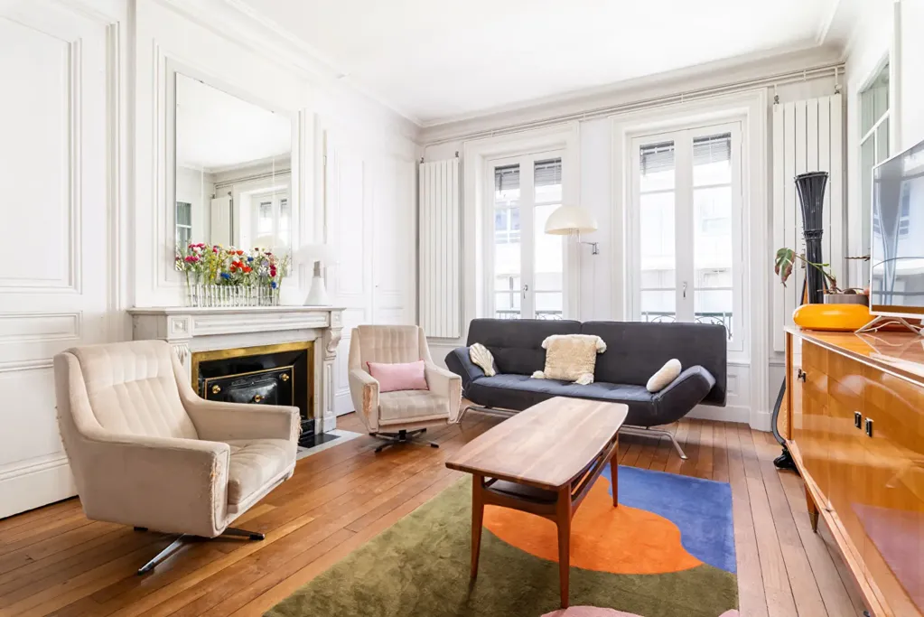 Séjour - Appartement Charmant avec Parquet au Quai du Rhône