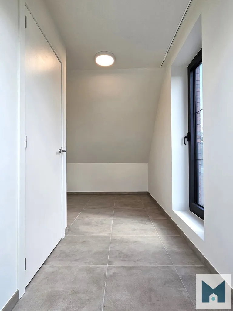 hallway_entrance