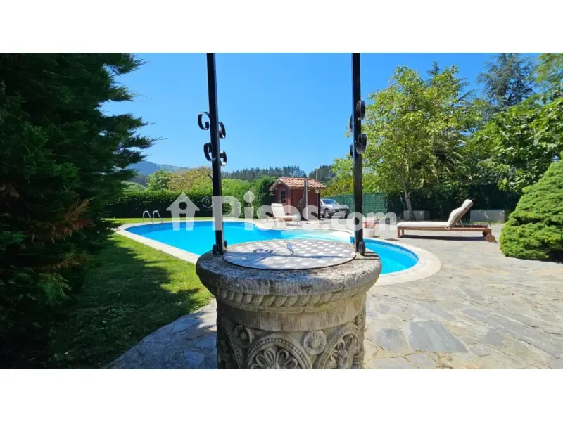 Pool - Independent Villa with Private Pool in Gueñes