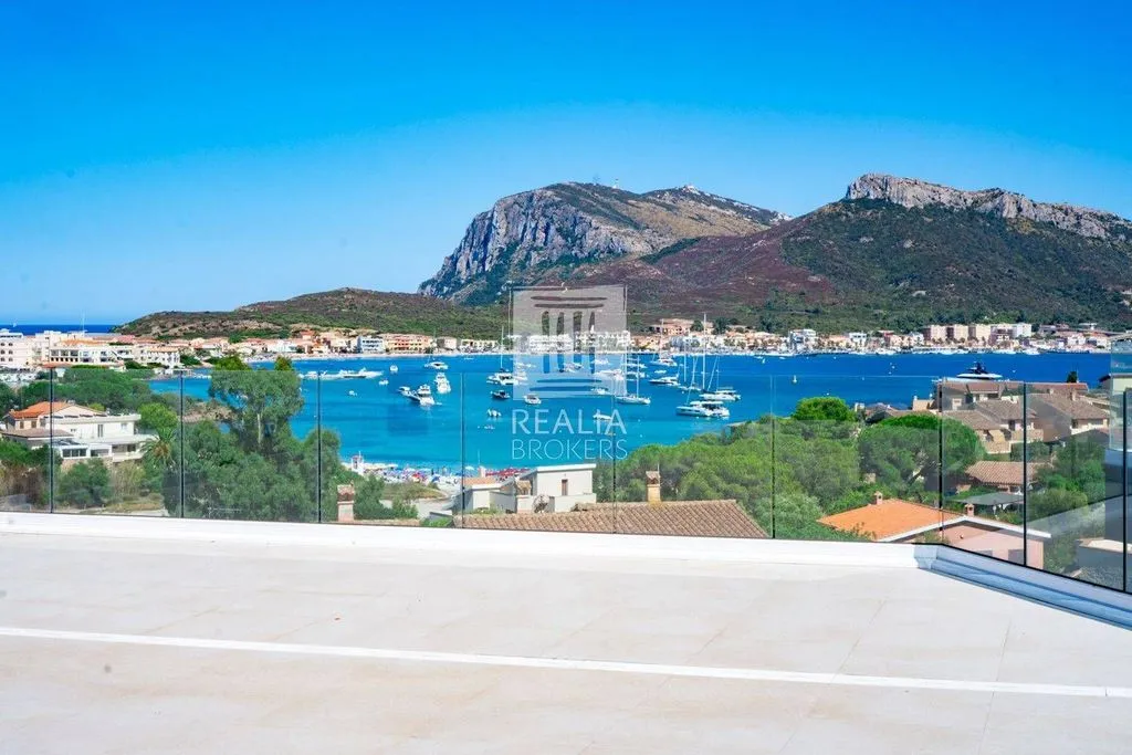 Terrasse - Contemporary Villa with Infinity Pool in Golfo Aranci