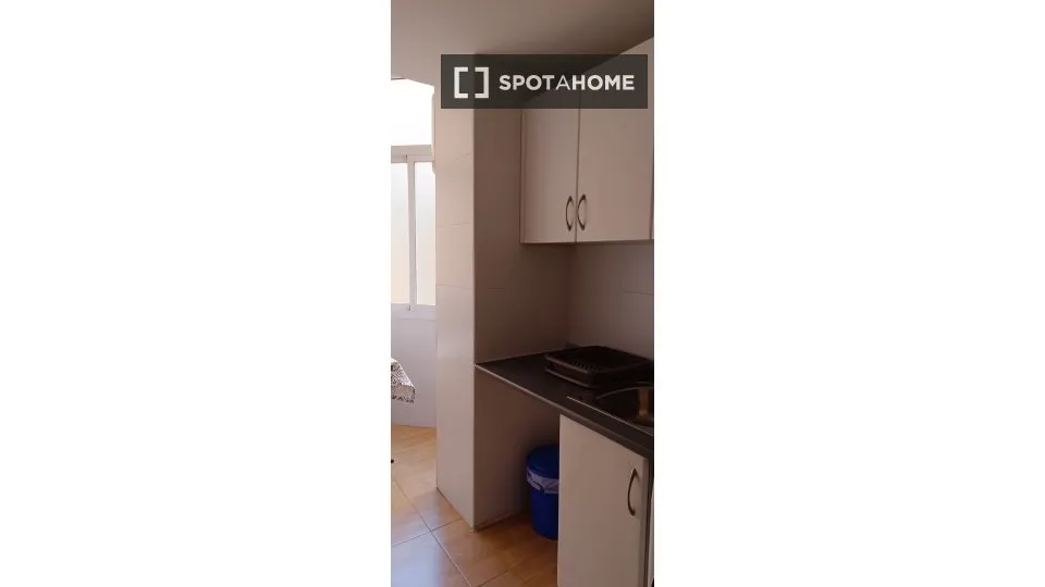 Küche - Ample 3-Bedroom Apartment with Balcony in Sagunto