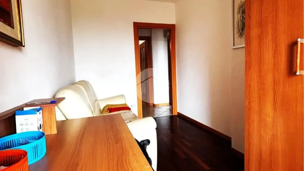 Esik - 3-Bedroom Apartment with Balcony in Fano