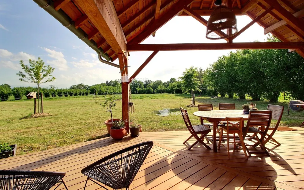 Terrasse - Maison Meublée avec Vue Pyrénées à Andoins