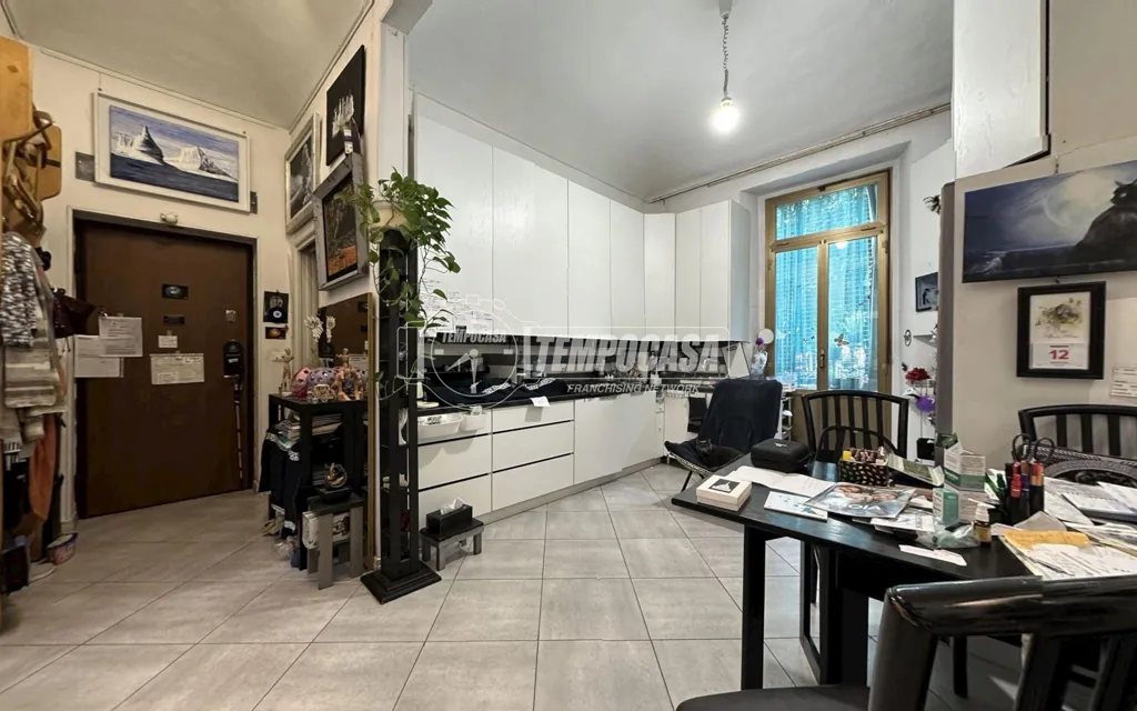 Kabinet - Trilocale with Balcony in Turin