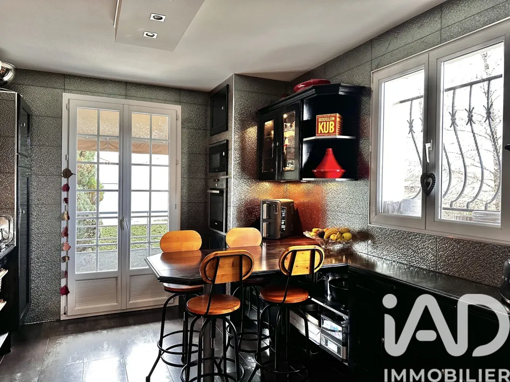 Cuisine - Villa Rénovée avec Piscine et Jardin à Toulouse