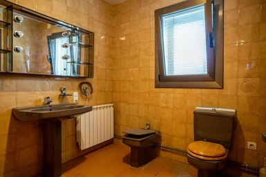 Bagni - Historic House with Garden View in Olesa de Montserrat