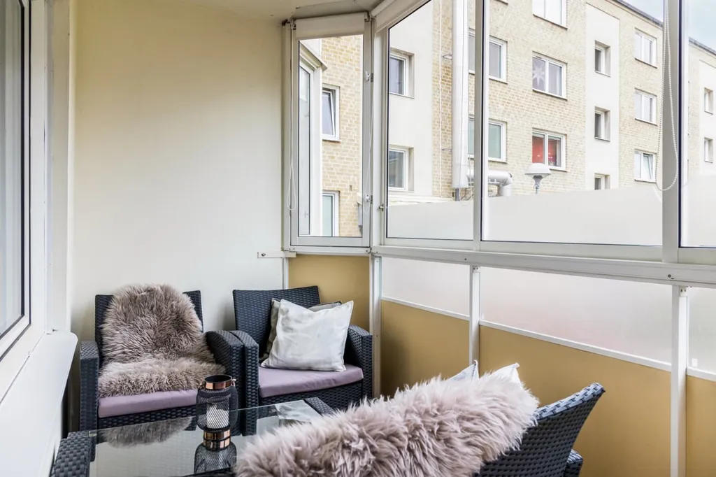 Balcon - Apartment with South-West Balcony in Quiet Area