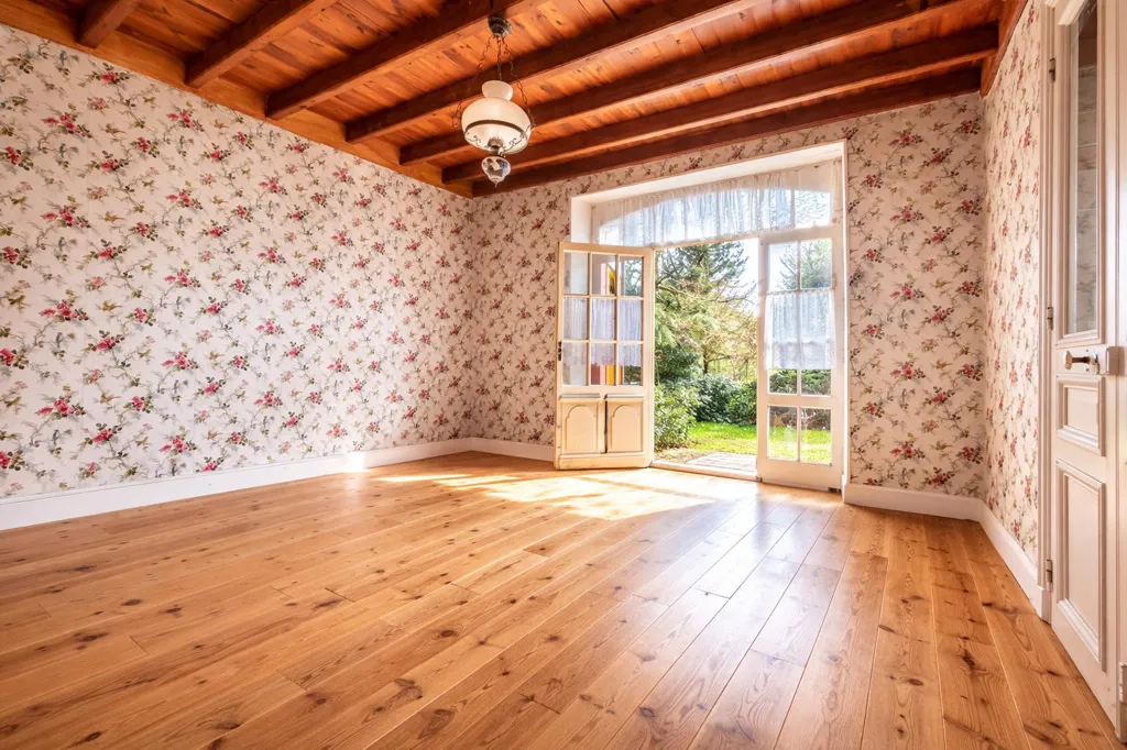 Séjour - Maison à Rafraîchir avec Jardin et Vue Montagne à PESLIÈRES