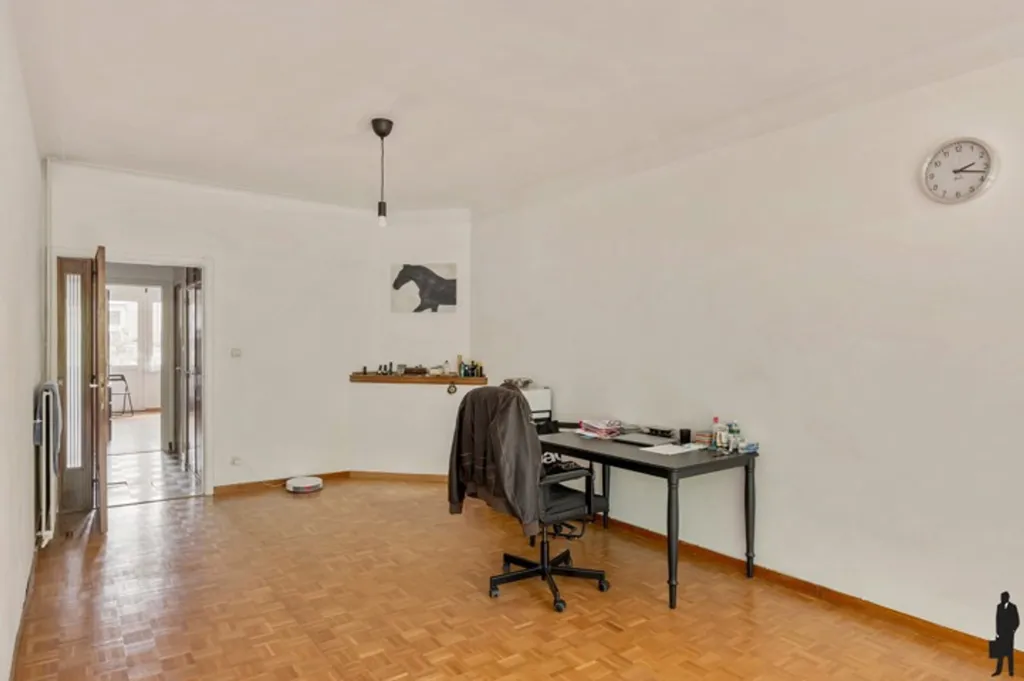 Bureau - Appartement Lumineux avec Vue sur Verdure en Top Location