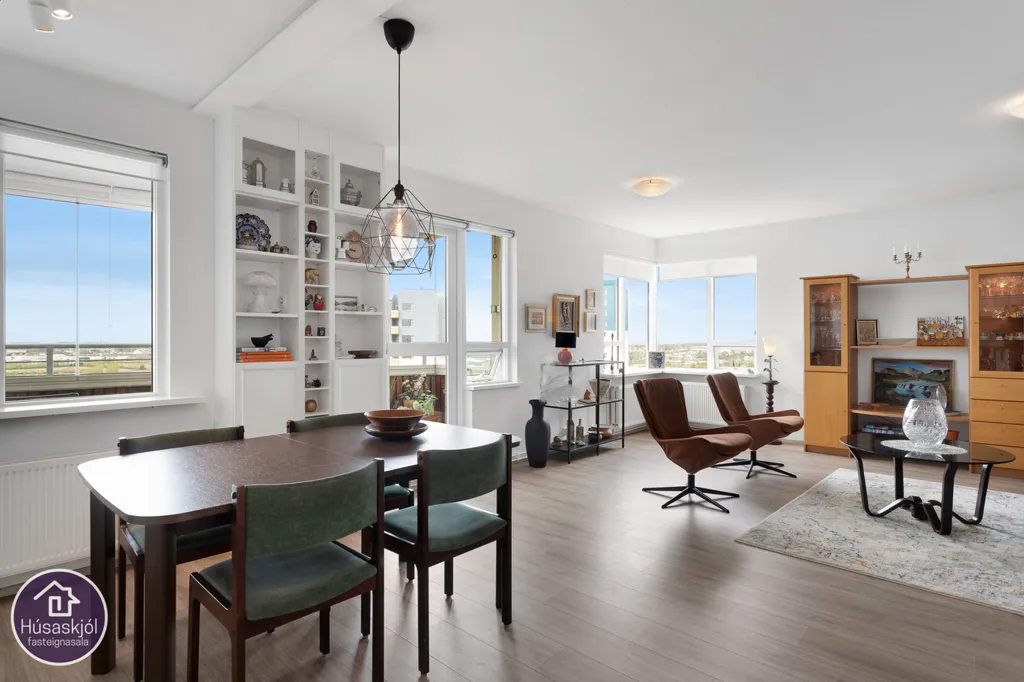 Séjour - Apartment with Panoramic Views in Kopavogur