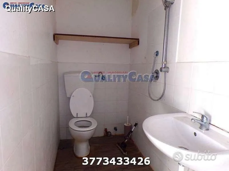 Salles de bain - Office Apartment with Air Conditioning in Monte San Vito