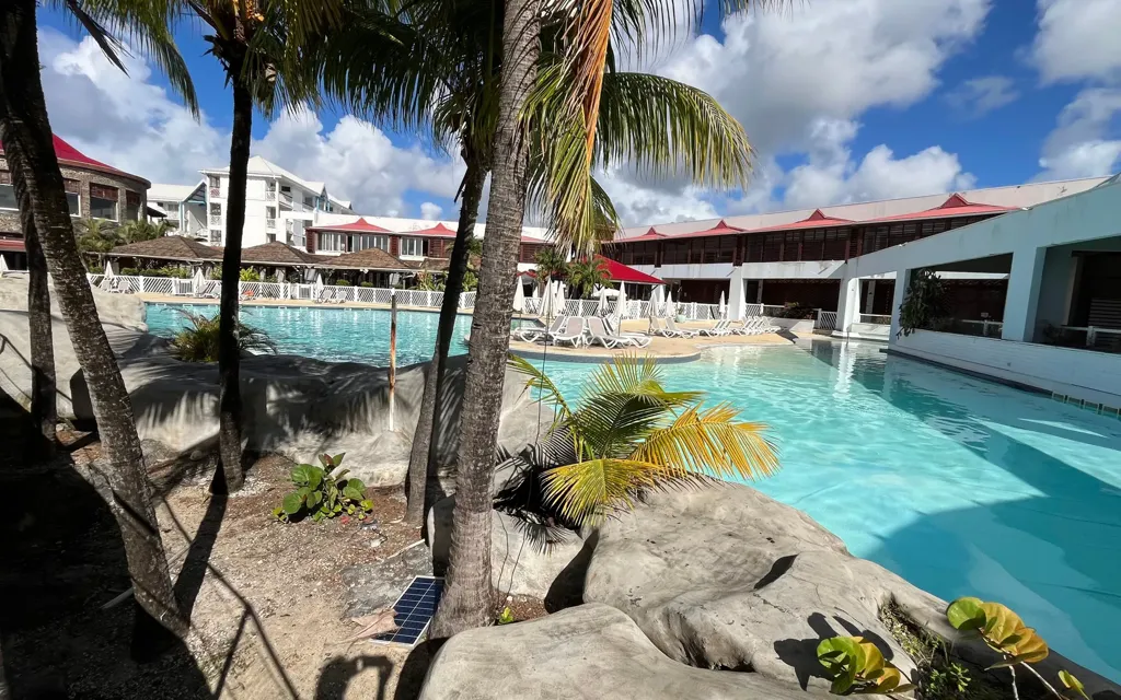 Piscine - Appartement Meublé avec Piscine à Saint-François