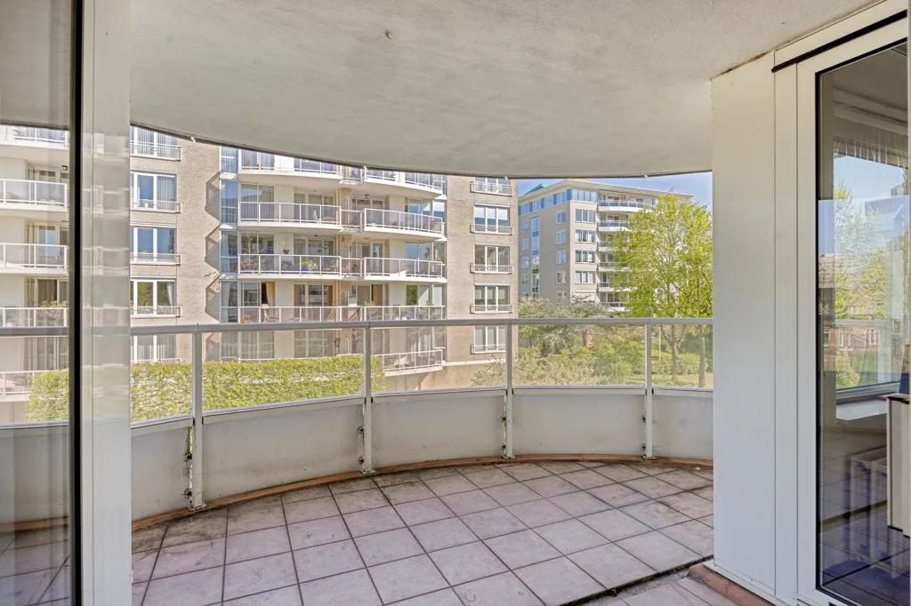 Balcon - Spacious Corner Apartment with Balcony in Zoetermeer