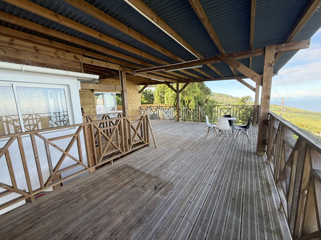 Terrass - Maison with Sea View and Terrace in La Chaloupe