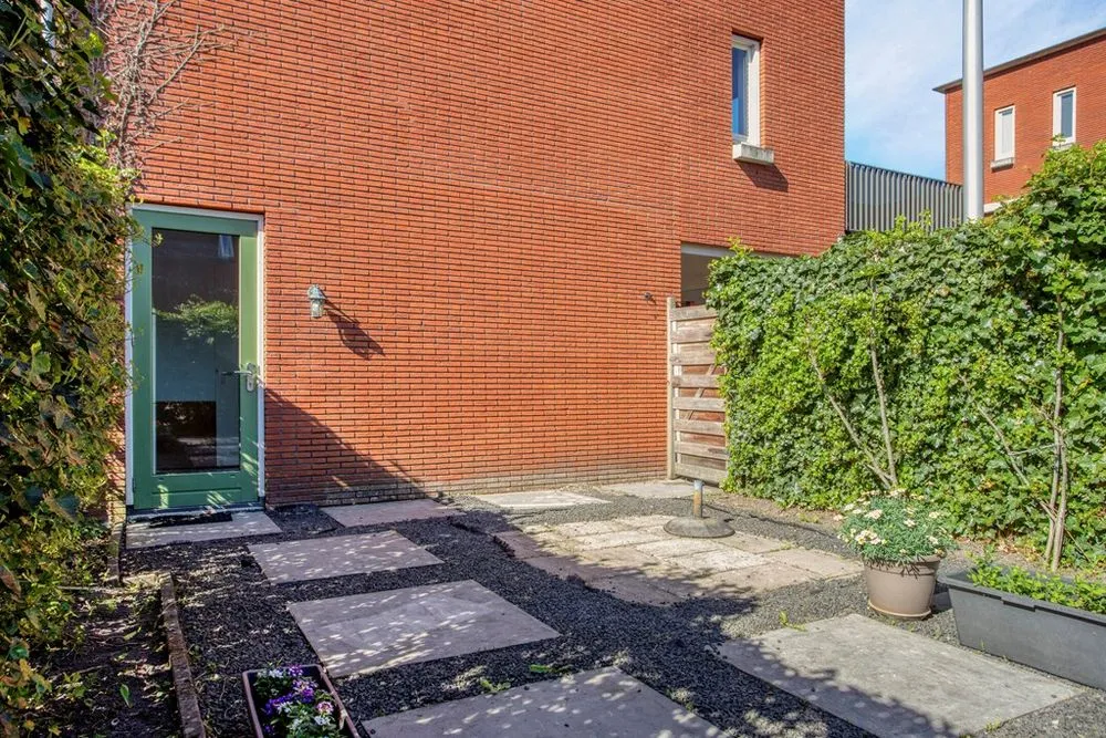 Garden - Eco-Friendly Corner House with Two Parking Spots in Nootdorp