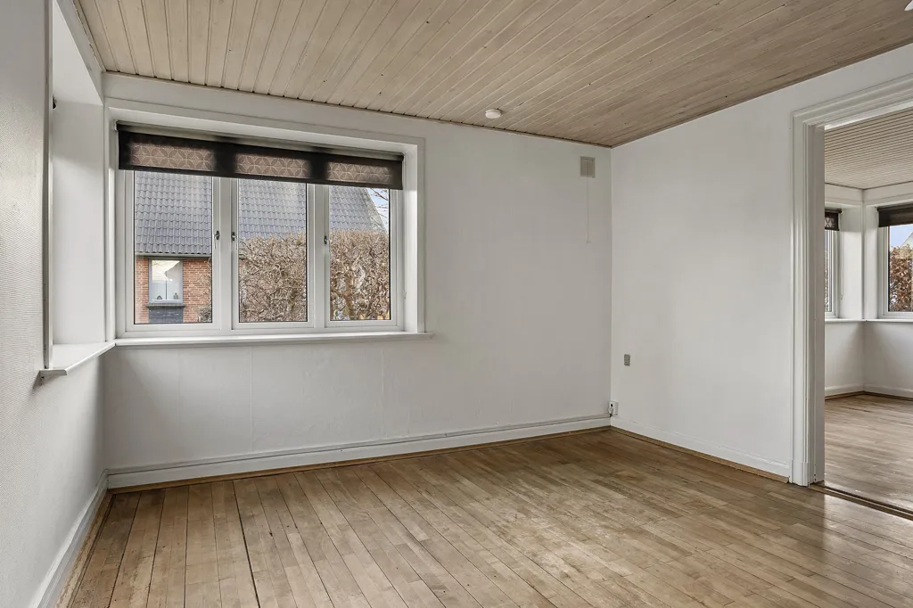 Pièces - Brick Villa with Rural Views in Holsted