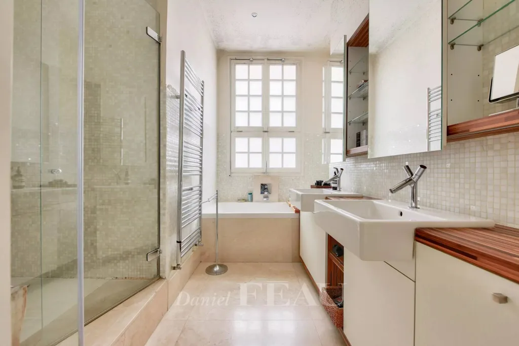 Bagni - Duplex Apartment with Courtyard View in Paris 4th
