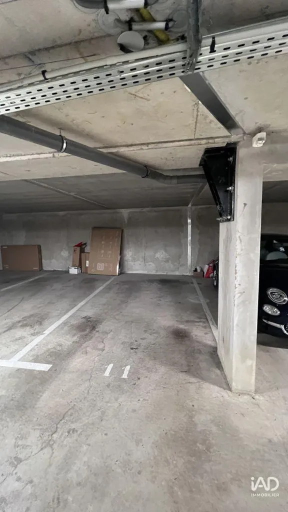 Garage - Box Fermé et Place de Stationnement à Bons-en-Chablais