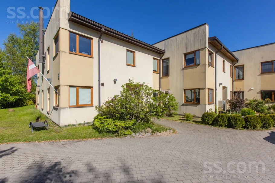 Välivaade - 3-Bedroom Apartment with Balcony in Spilve