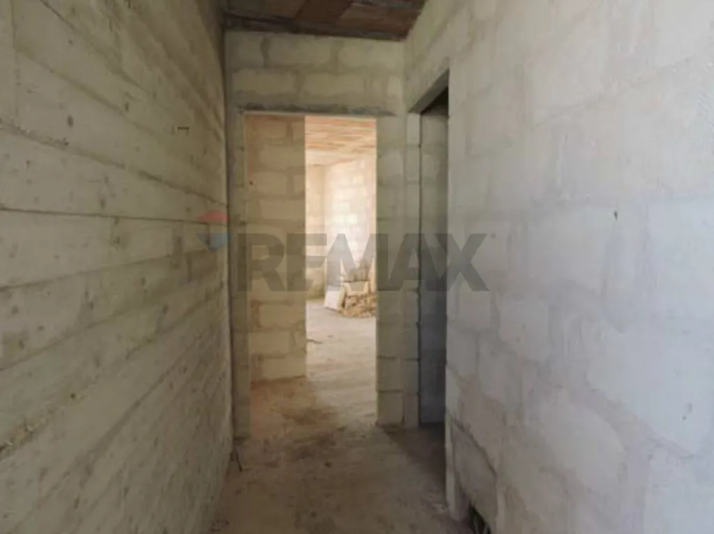 Esik - Industrial Warehouse with Customisation Potential in Mola di Bari