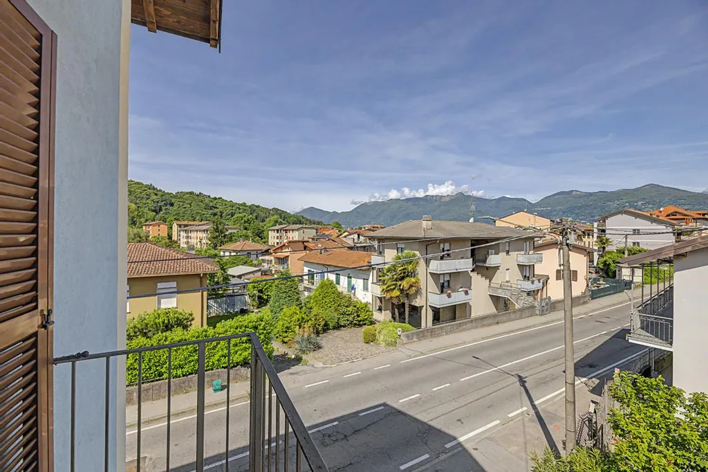 Rõdu - Multi-Level Apartment with Mansard in Luino