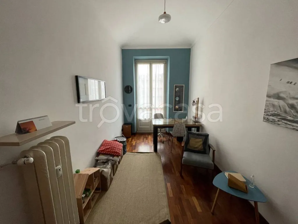 Séjour - Rustic Apartment with Balcony in Cuneo