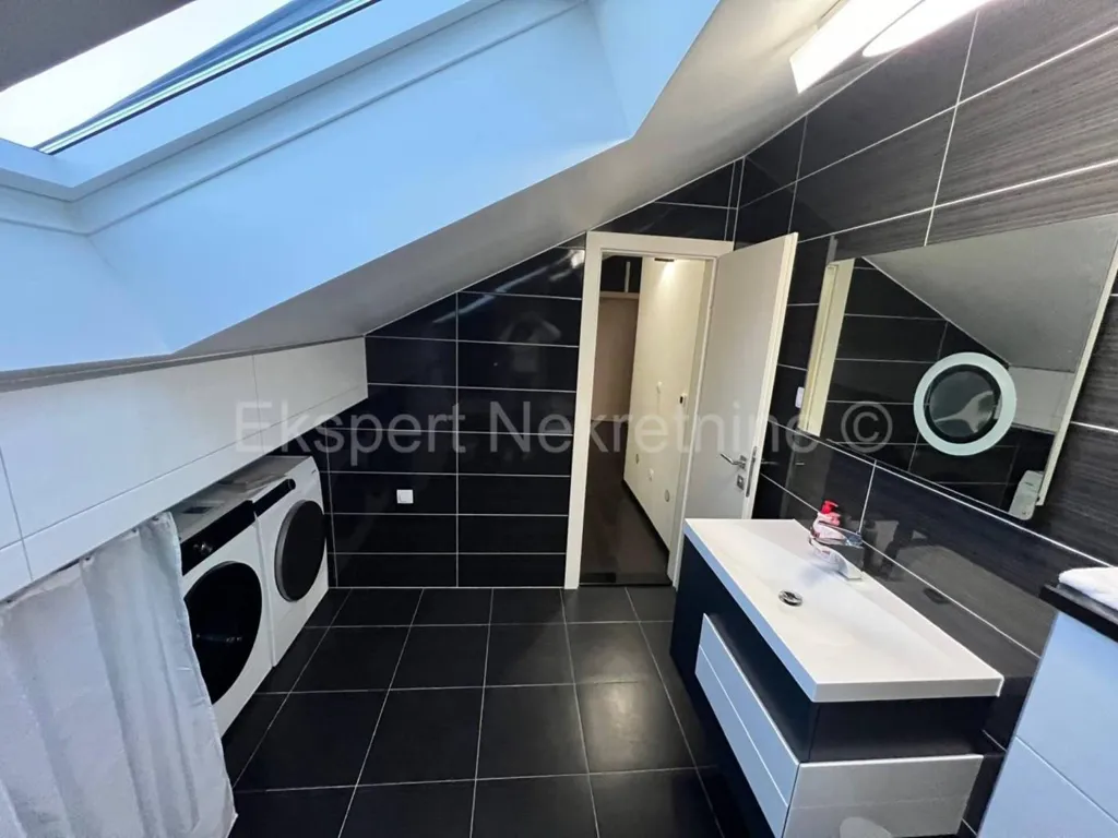 Salles de bain - Luxury Penthouse with Sea View in Trogir