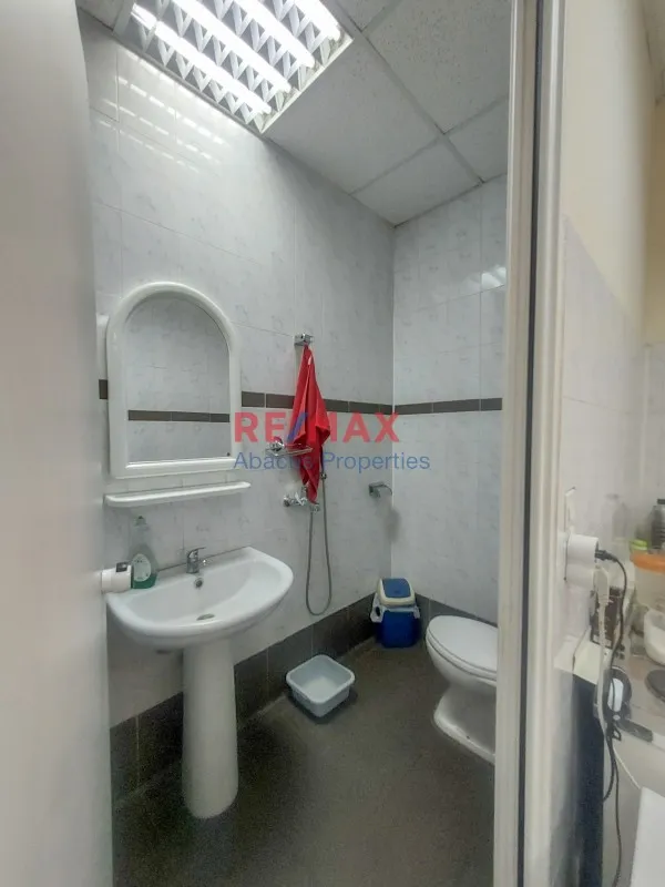 Bathrooms - Industrial Space with Workshop in Mandra