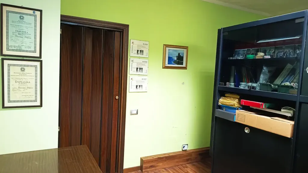 Kabinet - Trilocale with Independent Entry in Ancona